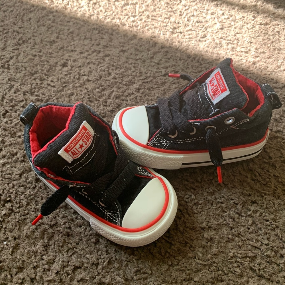 Converse shoes size 5